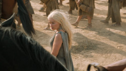 extant_GameOfThrones_6x01-TheRedWoman_3756