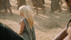 extant_GameOfThrones_6x01-TheRedWoman_3758