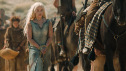extant_GameOfThrones_6x01-TheRedWoman_3759