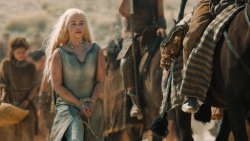 extant_GameOfThrones_6x01-TheRedWoman_3762