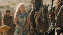 extant_GameOfThrones_6x01-TheRedWoman_3764