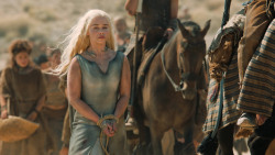 extant_GameOfThrones_6x01-TheRedWoman_3765
