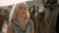 extant_GameOfThrones_6x01-TheRedWoman_3778