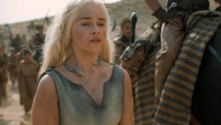 extant_GameOfThrones_6x01-TheRedWoman_3779