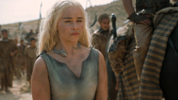 extant_GameOfThrones_6x01-TheRedWoman_3783