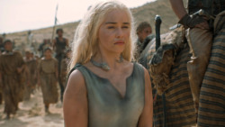 extant_GameOfThrones_6x01-TheRedWoman_3784