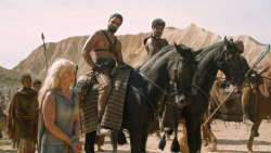 extant_GameOfThrones_6x01-TheRedWoman_3785