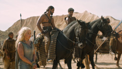 extant_GameOfThrones_6x01-TheRedWoman_3786