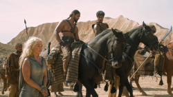 extant_GameOfThrones_6x01-TheRedWoman_3787