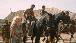 extant_GameOfThrones_6x01-TheRedWoman_3788