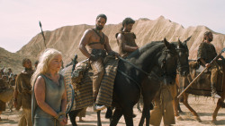 extant_GameOfThrones_6x01-TheRedWoman_3791