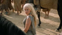 extant_GameOfThrones_6x01-TheRedWoman_3805