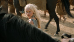 extant_GameOfThrones_6x01-TheRedWoman_3808
