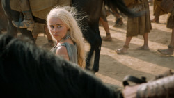 extant_GameOfThrones_6x01-TheRedWoman_3809