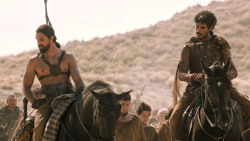 extant_GameOfThrones_6x01-TheRedWoman_3812