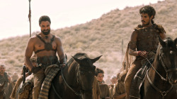 extant_GameOfThrones_6x01-TheRedWoman_3815