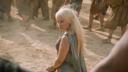 extant_GameOfThrones_6x01-TheRedWoman_3821