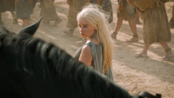 extant_GameOfThrones_6x01-TheRedWoman_3823