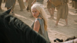 extant_GameOfThrones_6x01-TheRedWoman_3824