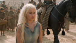 extant_GameOfThrones_6x01-TheRedWoman_3828