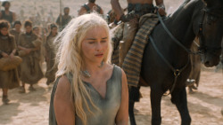 extant_GameOfThrones_6x01-TheRedWoman_3829