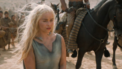 extant_GameOfThrones_6x01-TheRedWoman_3830