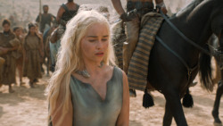 extant_GameOfThrones_6x01-TheRedWoman_3831