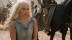 extant_GameOfThrones_6x01-TheRedWoman_3833