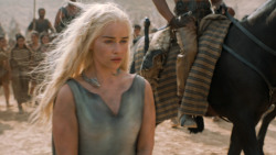 extant_GameOfThrones_6x01-TheRedWoman_3834
