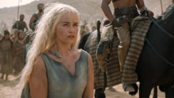 extant_GameOfThrones_6x01-TheRedWoman_3836
