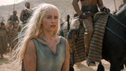 extant_GameOfThrones_6x01-TheRedWoman_3837