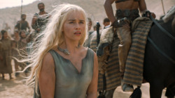 extant_GameOfThrones_6x01-TheRedWoman_3838