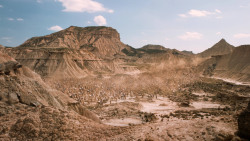 extant_GameOfThrones_6x01-TheRedWoman_3858