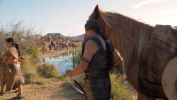 extant_GameOfThrones_6x01-TheRedWoman_3862