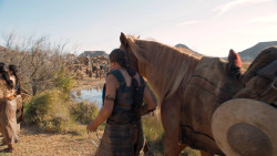 extant_GameOfThrones_6x01-TheRedWoman_3863