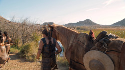 extant_GameOfThrones_6x01-TheRedWoman_3864