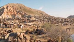 extant_GameOfThrones_6x01-TheRedWoman_3875