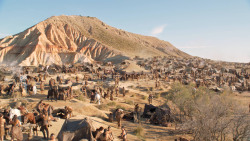 extant_GameOfThrones_6x01-TheRedWoman_3878