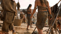 extant_GameOfThrones_6x01-TheRedWoman_3879