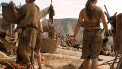 extant_GameOfThrones_6x01-TheRedWoman_3881