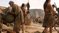 extant_GameOfThrones_6x01-TheRedWoman_3882