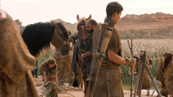 extant_GameOfThrones_6x01-TheRedWoman_3888