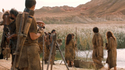 extant_GameOfThrones_6x01-TheRedWoman_3892