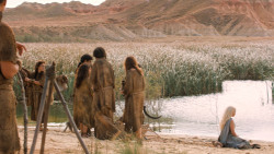 extant_GameOfThrones_6x01-TheRedWoman_3895