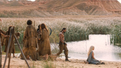 extant_GameOfThrones_6x01-TheRedWoman_3896