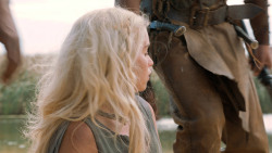 extant_GameOfThrones_6x01-TheRedWoman_3899