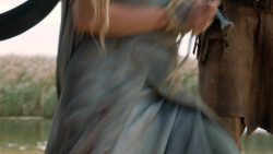 extant_GameOfThrones_6x01-TheRedWoman_3902