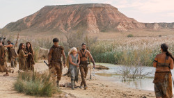 extant_GameOfThrones_6x01-TheRedWoman_3906