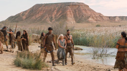 extant_GameOfThrones_6x01-TheRedWoman_3907