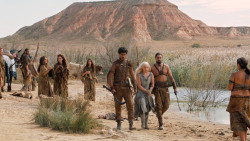 extant_GameOfThrones_6x01-TheRedWoman_3909